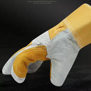 2025 Guantes de soldadura personalizados de fábrica Amarillo Cuero de vaca corto Resistente al desgaste Aislamiento térmico Soldador Guantes DE TRABAJO Cuero - Product Image 4