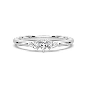 Bague en or 9 carats avec trois pierres en moissanite taille cœur et taille poire - Product Image 5