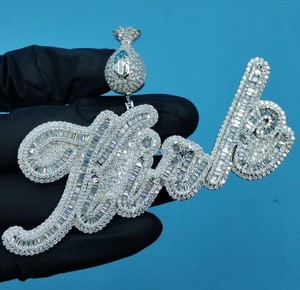 Colgante Hip Hop Personalizado con Letra VVS, Diamantes Moissanite Redondos y Baguette, Engaste de Canal, Brillante, para Uso Unisex - Product Image 1