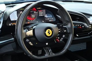 2021 Fe-rr-ar-is SF90 Spider Convertible Caja de cambios automática Asientos de cuero Híbrido Turbo Certificado Limpio y bastante usado - Product Image 6