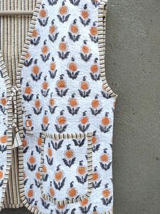 เสื้อกั๊กผ้าฝ้ายสไตล์วินเทจสำหรับผู้หญิงเสื้อกั๊กแขนกุดปักลายดอกไม้สวยงามสำหรับฤดูหนาวเหมาะเป็นของขวัญวันหยุด - Product Image 5