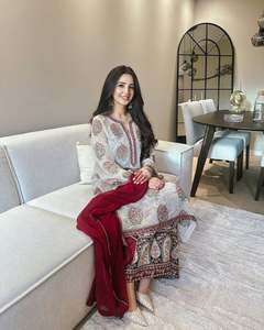 Ensemble de Kurta de fête ethnique fausse georgette à la mode pour femmes avec broderie de séquence lourde haut imprimé numérique Palazzo bordure en dentelle fantaisie - Product Image 1