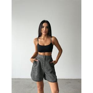 Shorts Cortos de Cachemira con Diseño Espigado Negro - Product Image 5