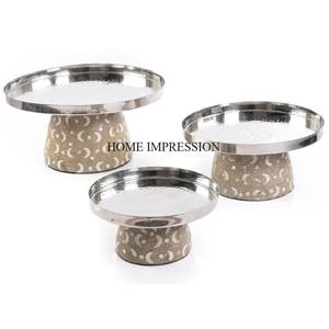 Precioso aspecto de color blanco, base de diseñador elegante única con 3 bandejas de servicio pequeñas de metal con Marco, venta al por mayor a granel - Product Image 5