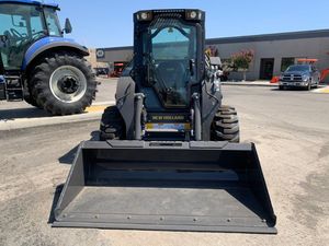 New Holland L321 Skid Steer Loader Disponible à la vente - Product Image 5