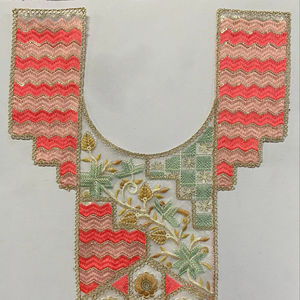 "Conceptions de cou brodées artisanales de haute qualité pour les vêtements de mode, les modèles et les tailles personnalisables pour les vêtements uniques 100% - Product Image 1