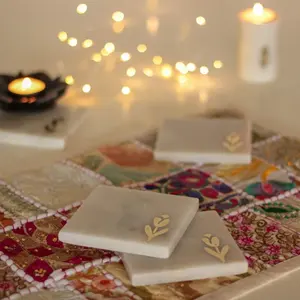 Juego de Posavasos Cuadrados de Mármol Blanco Natural con Diseño Clásico de Tulipán, Ecológicos y Resistentes al Calor |   Venta al por Mayor para el Hogar y la Oficina - Product Image 2