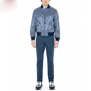 Chaquetas de bombardero de poliéster ligeras para hombre, venta al por mayor, estilo callejero de invierno, logotipo impreso personalizado de gran tamaño, impermeable, a prueba de viento - Product Image 4