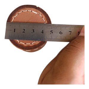 Nouvel ensemble de gobelets à dés en cuir véritable de qualité supérieure avec shaker en cuir PU véritable cousu et embossé à la main pour jeux de société - Product Image 6