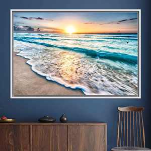 Impresión artística en lienzo: Playa al amanecer en la costa - Diseño de olas del océano, lienzo con marco blanco - Product Image 1