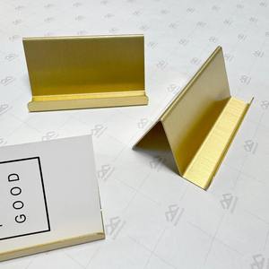 Porte-cartes créatif en métal zigzag Présentoir élégant pour menus Numéros de table Photos Mariages Événements et décoration intérieure - Product Image 5