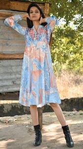 เดรสแม็กซี่งานทำมือดีไซน์เนอร์แฟชั่นใหม่ใหม่แขนสามส่วนความยาว Midi พิมพ์ลายปักกระดุมตกแต่งธรรมชาติ - Product Image 4