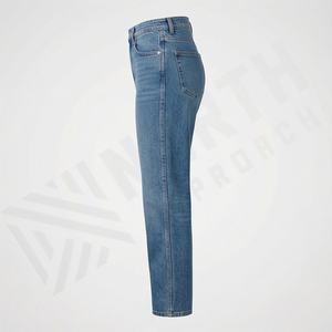 Jeans en denim déchiré à taille haute avec logo personnalisé OEM, pantalon évasé pour femmes, plumes, grande taille, mode d'hiver, streetwear, pantalon pour femmes - Product Image 3