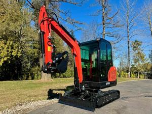 ENVÍO GRATUITO Miniexcavadora Hidráulica AGT QNT50R de 28 HP con Cuchilla Frontal de 51 Pulgadas y Cucharón de Excavación de 18 Pulgadas con Dientes, EPA, CE, Sistema Hidráulico Auxiliar - Product Image 2