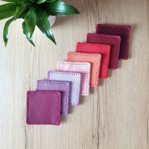 Sous-verres et tapis de table floraux de style occidental – Imperméables, résistants à l'huile, faciles à nettoyer, isolants thermiques, imitation cuir colorée - Product Image 1