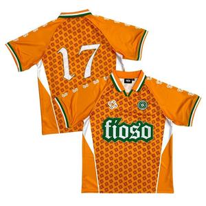 เสื้อฟุตบอลสตรีทแวร์สไตล์เรโทรสุดเทรนดี้แบบ OEM ผลิตตามสั่ง แห้งเร็ว กันลม เคลือบ PU ผลิตจากวัสดุสแปนเด็กซ์/โพลีเอสเตอร์ - Product Image 1