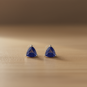 Orecchini a Perno Trendy in Argento Sterling 925 Placcato Rodio con Tanzanite Taglio Trillion da 4mm, Gioielli Classici alla Moda, Regalo Perfetto - Product Image 3