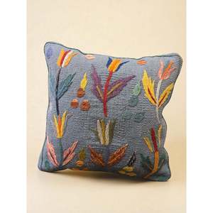 Funda de Cojín Bordada a Mano Suzani de 45 x 45 cm, Elegante Accesorio para Almohada - Product Image 3