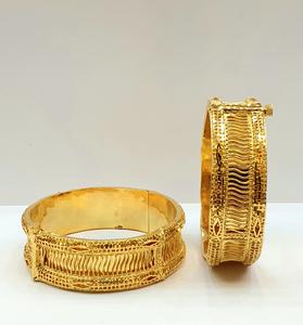 Venta al por mayor de alta calidad con estilo 24K chapado en oro brazaletes de latón inoxidable pulseras de joyería de moda - Product Image 2