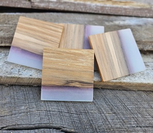 Dessous de verre ronds carrés faits à la main en résine époxy Tapis de boisson en bois de haute qualité Tampons personnalisables carrés en bois ambre sous-verre en résine - Product Image 4