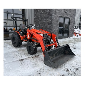 Potente Tractor Subcompacto Bad Boy 1025 para Compra Inmediata, con Capacidad de 24 hp y Motor de 4 Cilindros - Product Image 1