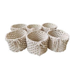 Panier en macramé fait main en coton de qualité industrielle, conçu dans un style artistique pour les magasins de proximité, disponible en tailles personnalisées - Product Image 5