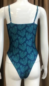 Ensemble de bikini de haute qualité pour femmes Ensemble de design unique pour nageuses avec logo personnalisé - Product Image 4