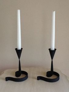 Bougeoir en fer noir avec défilement artistique et artisanat durable, parfait pour la décoration intérieure et l'ambiance chaleureuse - Product Image 6
