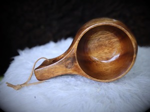 Mug à boire en bois artisanal Kuksa pour le voyage, mug en bois Kuksa inspiré de la nature pour les amateurs d'aventure à prix abordable - Product Image 3