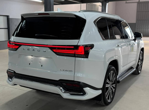 SUV de Lujo Usada 2025, Tamaño Completo, Motor de Gasolina de Aspiración Natural >8L, Transmisión Automática, Techo Panorámico, Excelente Estado - Product Image 6