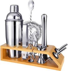 Meilleure vente Outils de bar Martini Shaker Muddler Jigger Cuillère à mélanger Passoires Barman Kit Acier inoxydable Cocktail Shaker Set - Product Image 1