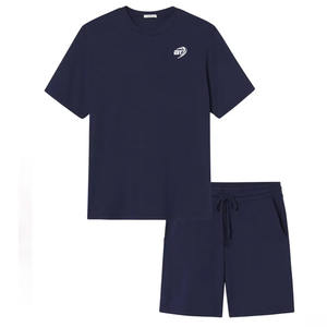 Ensemble T-shirt et short tendance, design élégant, coupe confortable pour tenues décontractées, ensemble T-shirt et short - Product Image 1