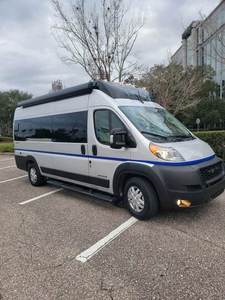 Autocaravana SUV de Lujo 2023, Caravana Económica para Acampar, Vehículo para Uso como Casa Rodante, Color Blanco, para 4-6 Personas, Euro IV, Automático - Product Image 2