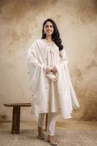 Bas Kurti en coton exclusif avec la collection Dupatta pour les vêtements indiens et pakistanais décontractés et de fête au tarif de gros - Product Image 4