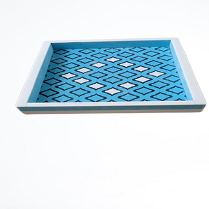 Plateau de service personnalisable en os incrusté de motifs floraux, fait à la main |   Décoration d'intérieur de luxe, finition polie, compatible lave-vaisselle et micro-ondes - Product Image 1