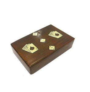 Nueva caja de juego de cartas de madera elegante con bisagras lisas perfecta para sostener y organizar naipes de forma segura - Product Image 5