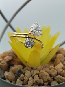 Joyería fina 10K Oro amarillo sólido Corazón y piedra redonda Anillo de compromiso de diamantes 2,5 CT Anillo de boda de moissanita blanca - Product Image 6