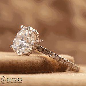 Bague de fiançailles Halo cachée en diamant coupe ovale et ronde pour femme - Product Image 3