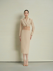 Robe midi sur mesure de luxe pour femmes, mélange de laine et de soie avec fermoir doré, silhouette élégante structurée, OEM ODM Vietnam - Product Image 6