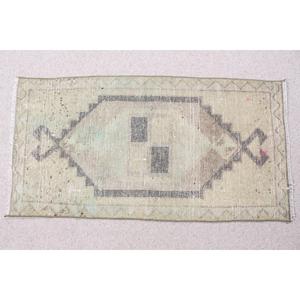 Alfombra Pequeña Vintage de 1.6x3.2 pies, Alfombra de Lana con Diseño de Camuflaje Gris Blanco - Product Image 3