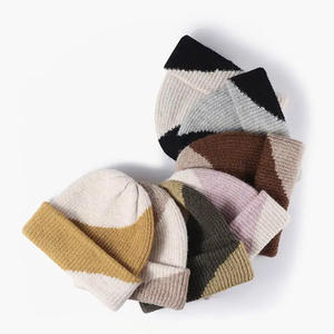 MOVATEXTILES Venta al por mayor personalizar ganchillo invierno Jacquard cálido sombrero contraste Color logotipo personalizado gran tamaño poliéster Beanie Cap - Product Image 6