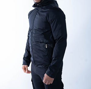 แจ็กเก็ตกันลมของผู้ชายน้ำหนักเบาปรับแต่งได้เสื้อภูเขากันน้ำสำหรับฤดูหนาวผ้าใยสังเคราะห์ - Product Image 5