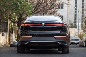 Toyota Crown Hybrid Premium 2023 Usado - Product Image 4