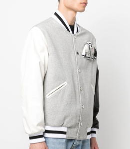 เสื้อแจ็คเก็ตเบสบอลแบบมีฮู้ดสำหรับผู้ชายไซส์ใหญ่ ขายส่ง กันน้ำ กันลม ระบายอากาศได้ดี ผ้าแคนวาส สกรีนโลโก้ได้ ใส่ได้ในฤดูหนาว สไตล์ลำลอง - Product Image 3