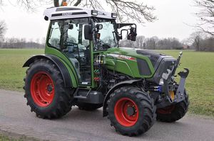 Tracteurs agricoles multifonctionnels New Holland Fendt 20HP-130HP 4WD, puissance nominale de 100HP, roulement central de 15HP-30HP, 10001-20000 - Product Image 5