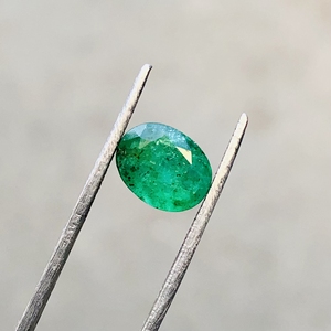 Precio de fábrica al por mayor en piedra verde esmeralda hecha a mano piedra preciosa corte ovalado para joyería astrológica propósito producto natural a granel - Product Image 3