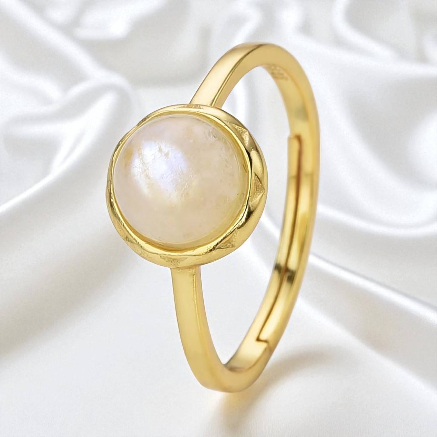 มูนสโตนสีรุ้ง