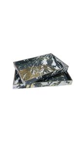 Ensemble de plateaux d'art en bois coloré à carreaux, de formes rondes et rectangulaires, pour la présentation de table festive d'anniversaire et de baptême - Product Image 4