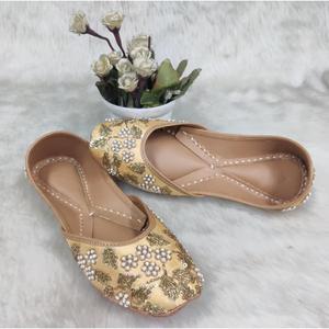 Zapatos informales para mujer, zapatos bordados para mujer, la mayoría de las tendencias, Cuero 100%, respetuoso con el medio ambiente, diseño personalizado, zapatos elegantes de Rajasthani, venta - Product Image 3