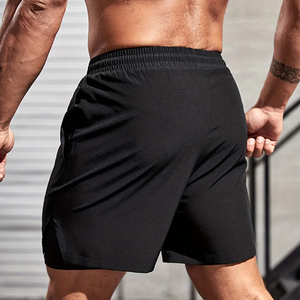 Short de gym noir uni pour homme short d'entraînement extensible et respirant à séchage rapide avec ceinture élastique et cordon de serrage - Product Image 4